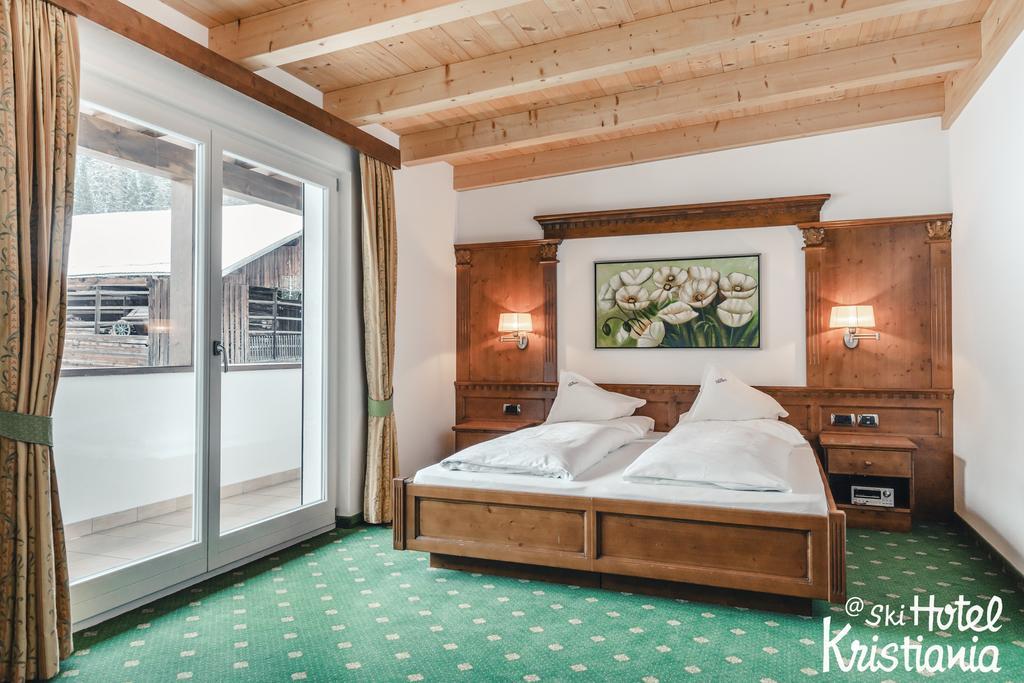 Kristiania Small Dolomites Hotel เซลวาดีวัลการ์เดนา ภายนอก รูปภาพ